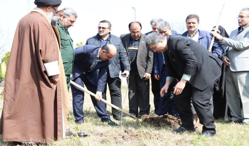 معاون آبخیزداری سازمان جنگلها: امسال 1.5 میلیون هکتار عملیات بیولوژیکی و بیومکانیکی آبخیزداری در کشور انجام می شود . 