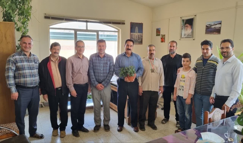 دفاع مقدس ، به عنوان درخشان ترین برهه از تاریخ معاصر ایران است