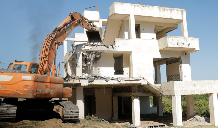 یکدستگاه واحد مسکونی غیرمجاز تخریب شد 