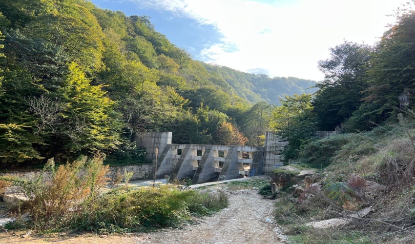  بندهای سرشاخه گیر در جلوگیری از خسارت ناشی از سیلاب بی نظیر  است 