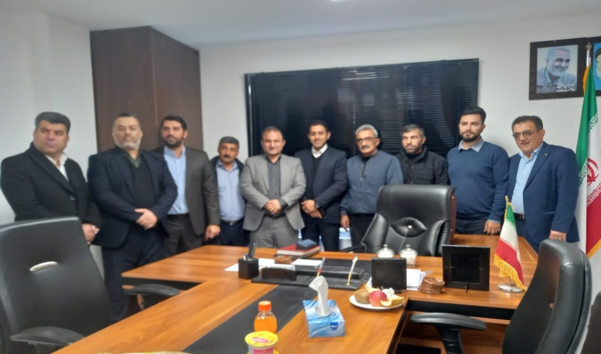 دیدار چهره‌به‌چهره مدیرکل منابع طبیعی و نماینده تام‌الاختیار استاندار مازندران با مردم / رسیدگی به مشکلات روستاهای بخش مرکزی شهرستان نور