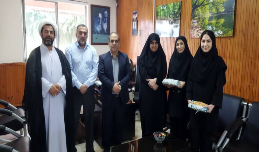 اهدای چادر به بانوان اداره منابع طبیعی و آبخیزداری شهرستان نوشهر رویان 