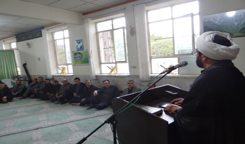 باحضور کارکنان اداره کل منابع طبیعی و آبخیزداری استان مازندران نوشهر / بزرگداشت شهدای خدمت در اداره کل برگزار شد 