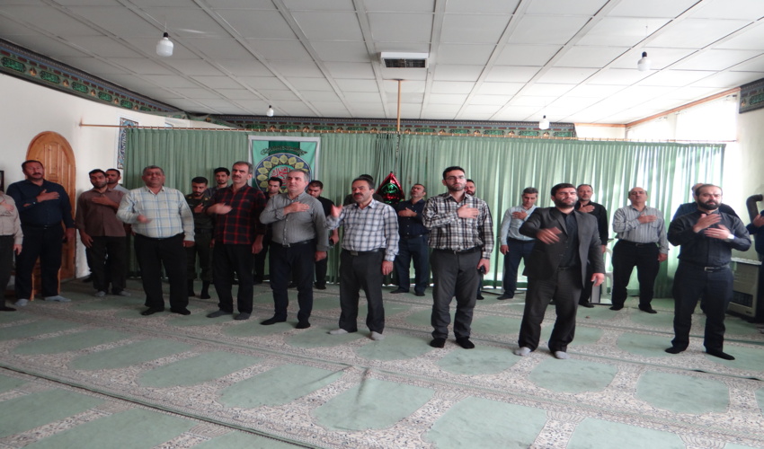 گزارش تصویری | برگزاری مراسم سوگواری حسینی و قرائت دعای پرفیض زیارت عاشورا در اداره کل منابع طبیعی و آبخیزداری غرب مازندران