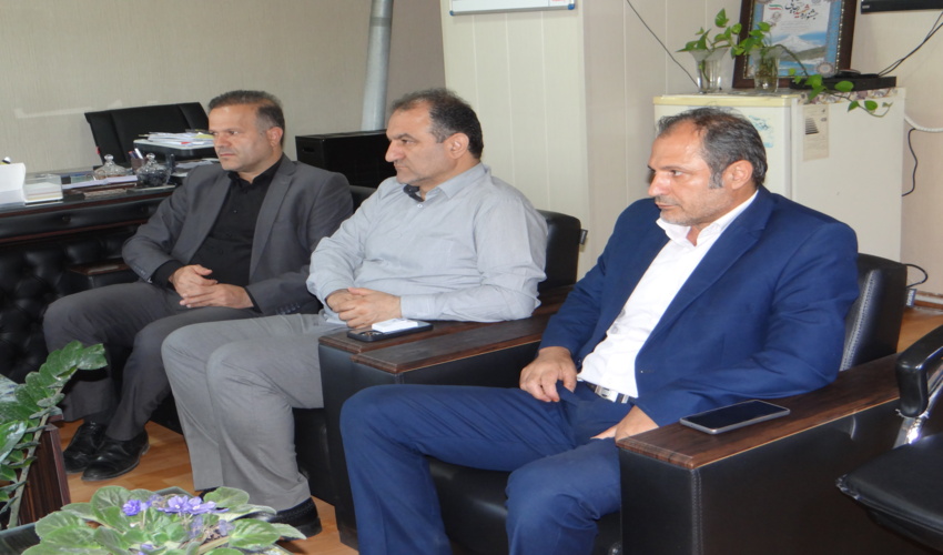 نشست مشترک شهردار چالوس با مدیرکل منابع طبیعی و آبخیزداری استان مازندران - نوشهر