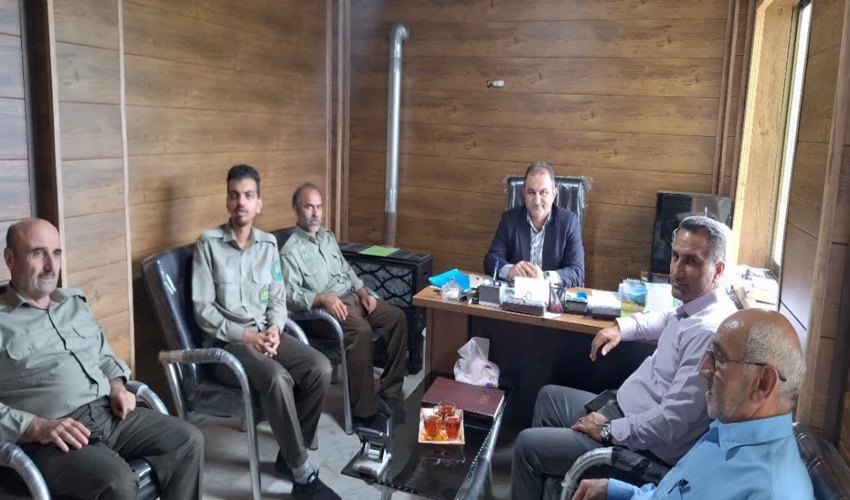 بازدید سرزده مدیرکل منابع طبیعی و آبخیزداری استان از واحد منابع طبیعی و آبخیزداری صلاح الدین