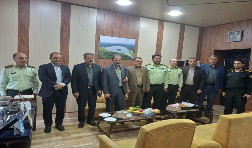تجلیل از فرماندهی انتظامی شهرستان نوشهر توسط مدیر کل منابع طبیعی و آبخیزداری استان مازندران